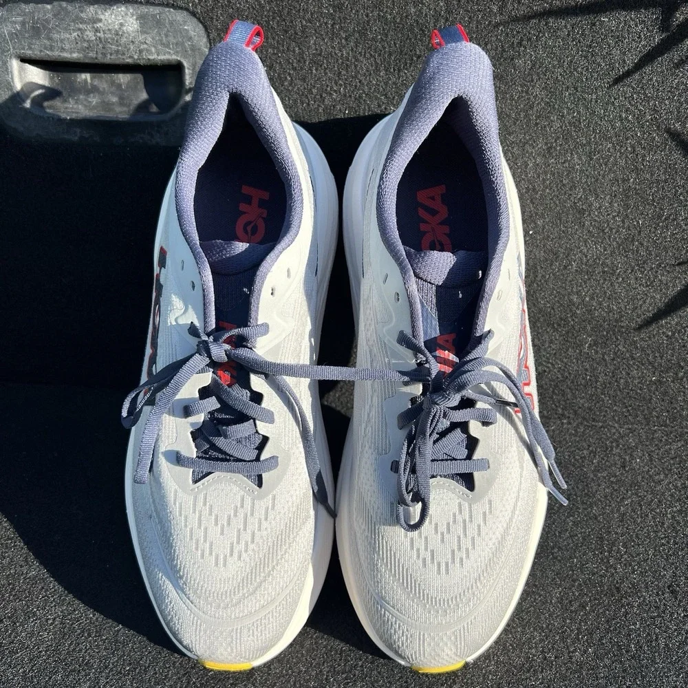 Hoka One One Skyflow Men's Size 10.5D Running Shoes 1155111-BWHT